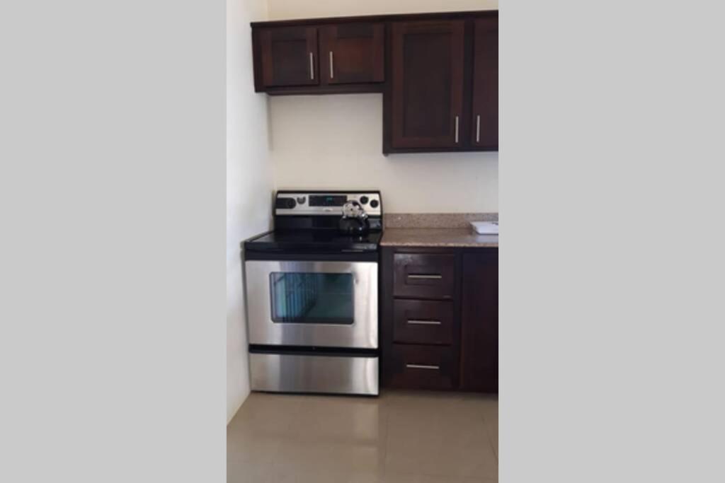 Bing'S Home Away From Home Ocho Rios Ngoại thất bức ảnh